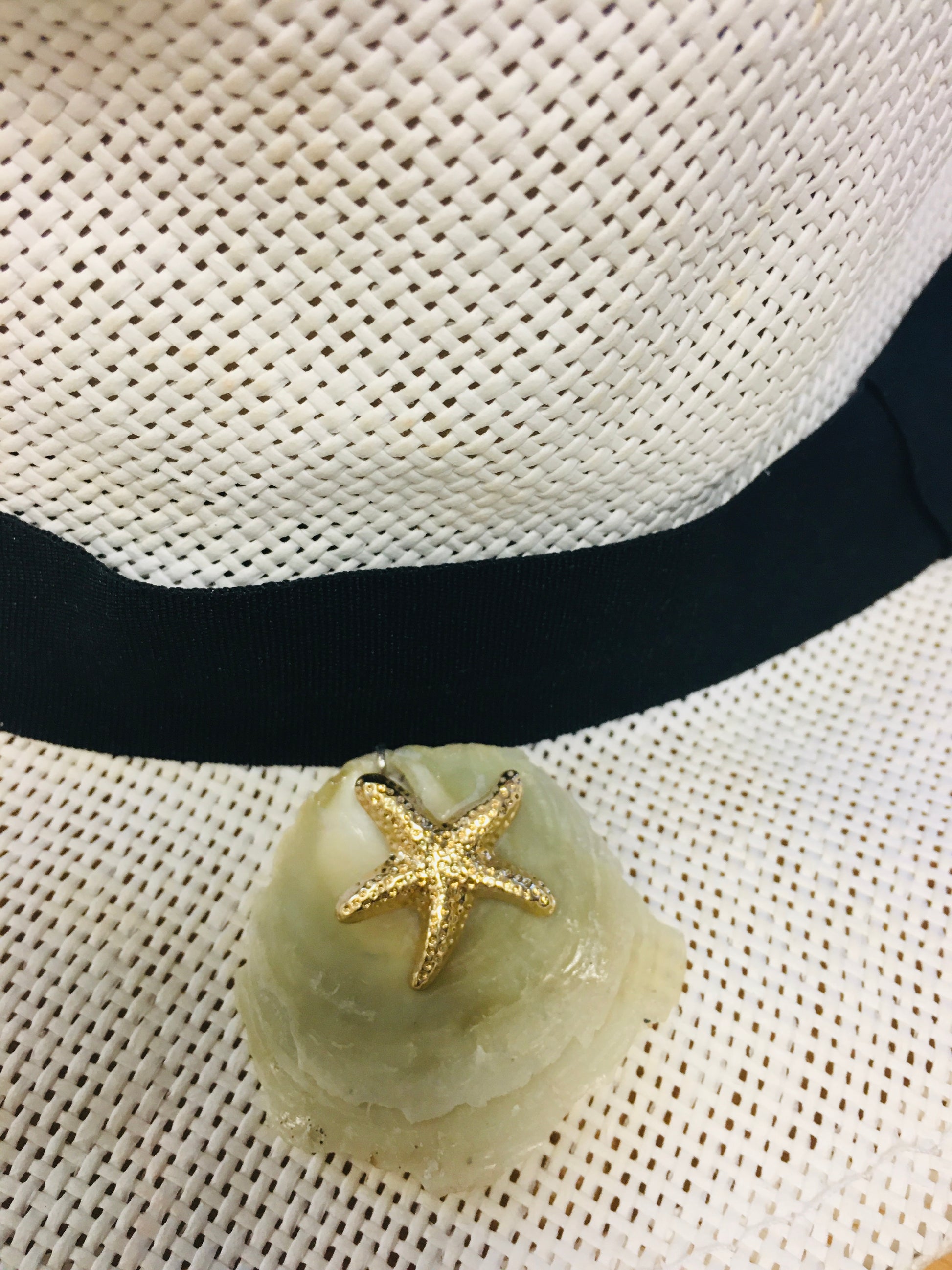 A baroque pinctada Pearl choker with magnetic clasp Allergic proof