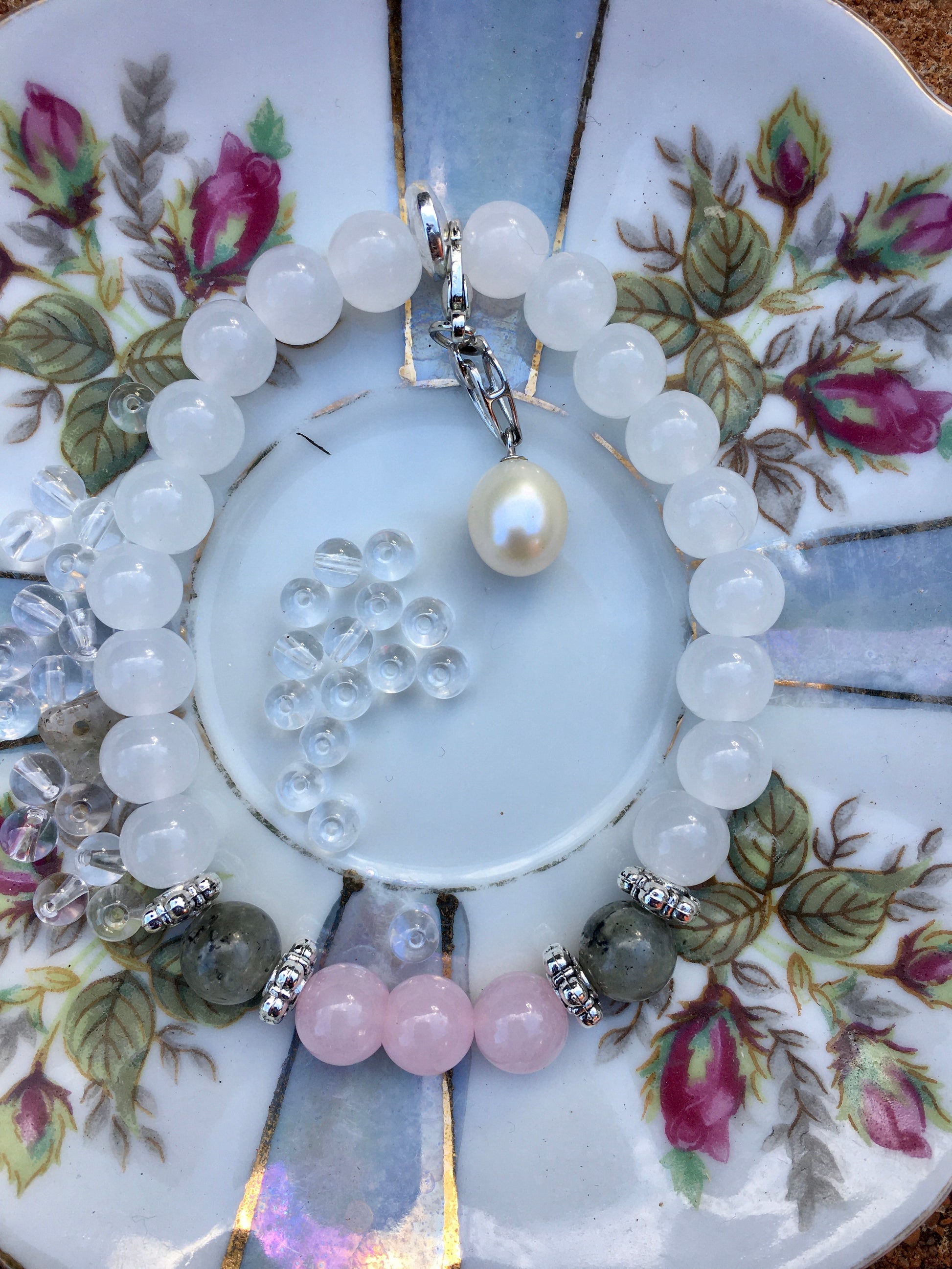 Medallion with bracelet Aventurine, gold and peridot