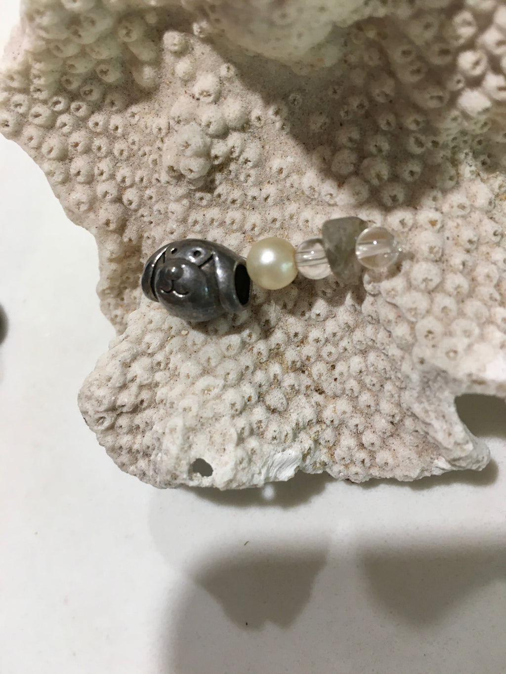 Smile dog face.Sterling silver 925 with peridot
