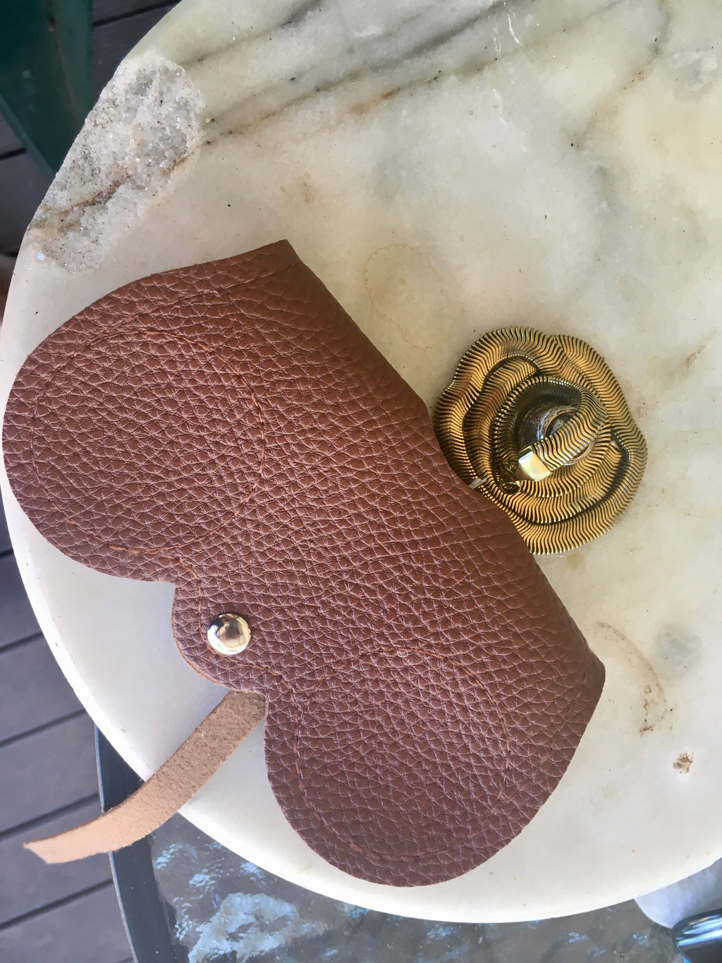 Golf club & sunglasses holder.